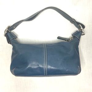 Vintage Coach Authentic Leather Shoulder Bag w/Adj. Strap. Silver Hardware